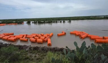 Breakaway border buoys disrupt Rio Grande bridges during Texas flooding