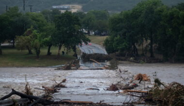 Catastrophic Texas flooding leaves at least 1 dead