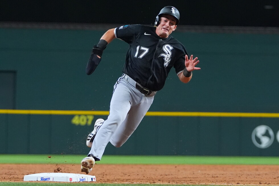 Benintendi's 3-run double chases deGrom, helps White Sox to 10-3 win over Rangers