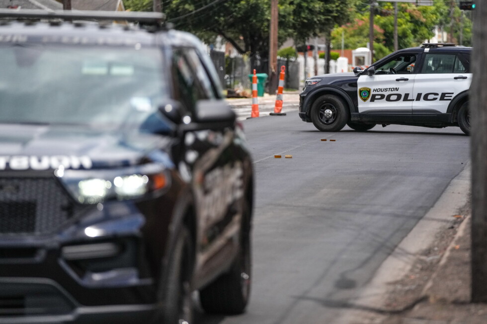 Immigration agent killed a man in Houston during an operation
