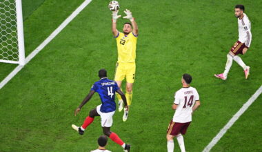 Spain and Simón post another World Cup shutout to reach the final