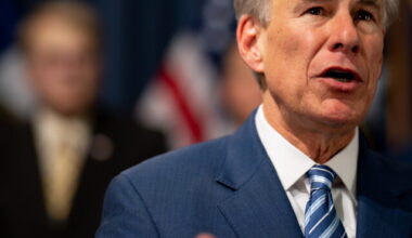Abbott Retains Texas Business Court Judges for Second Terms (1)
