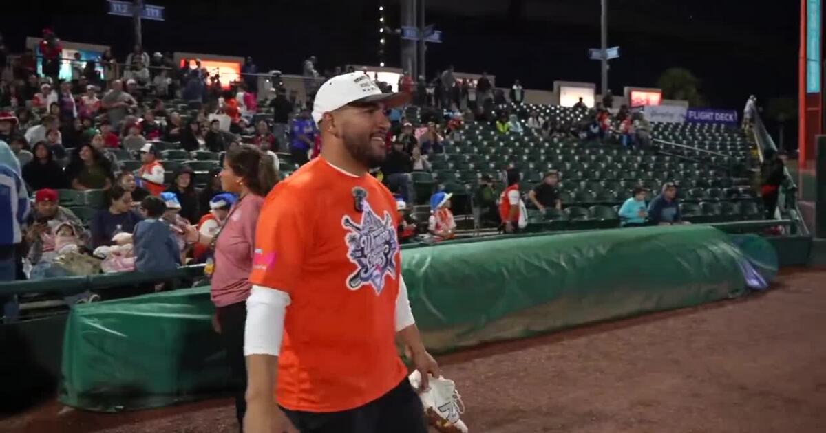 Youth baseball team travels to Cincinnati thanks to Reds' Jose Trevino