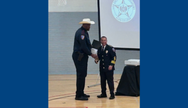 7'3" Texas police recruit sworn in as Kemah officer