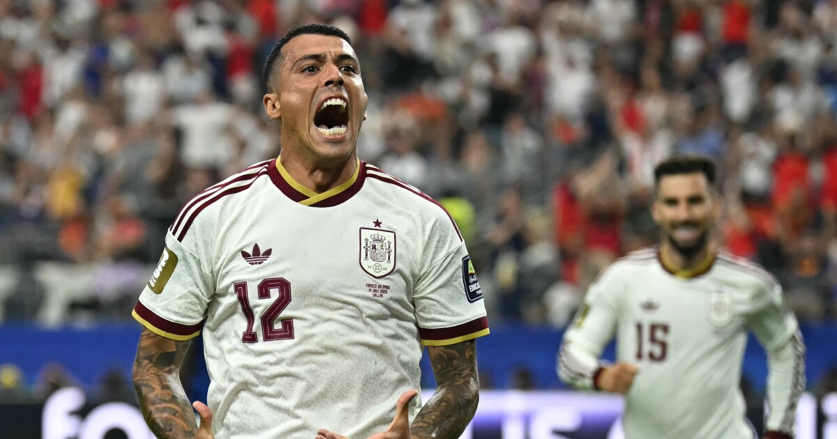 Spain sparkles to shock France 2-0 and advance to the World Cup final