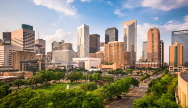 Houston OKs commercial paper program boost, cash flow borrowing