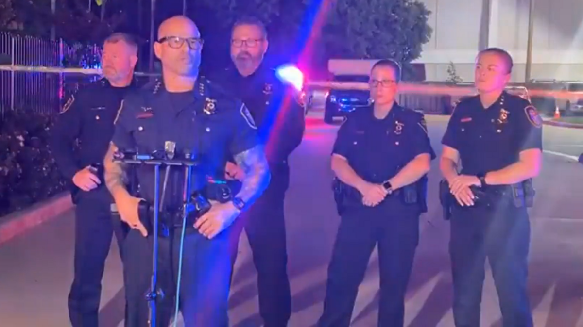 Fort Worth police fatally shoot armed suspect near South Freeway