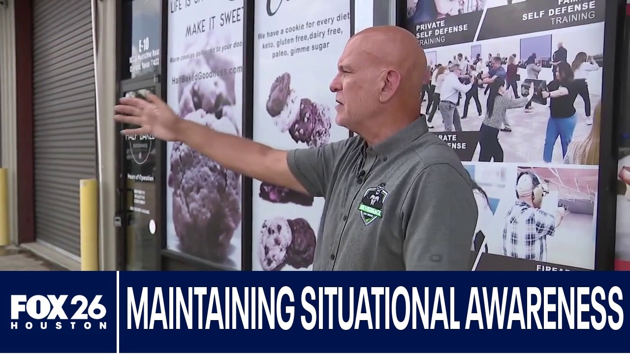 How you can maintain situational awareness in public