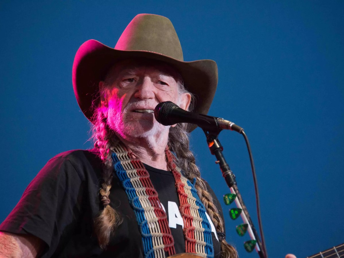 Willie Nelson calls to stop data center in his Texas hometown