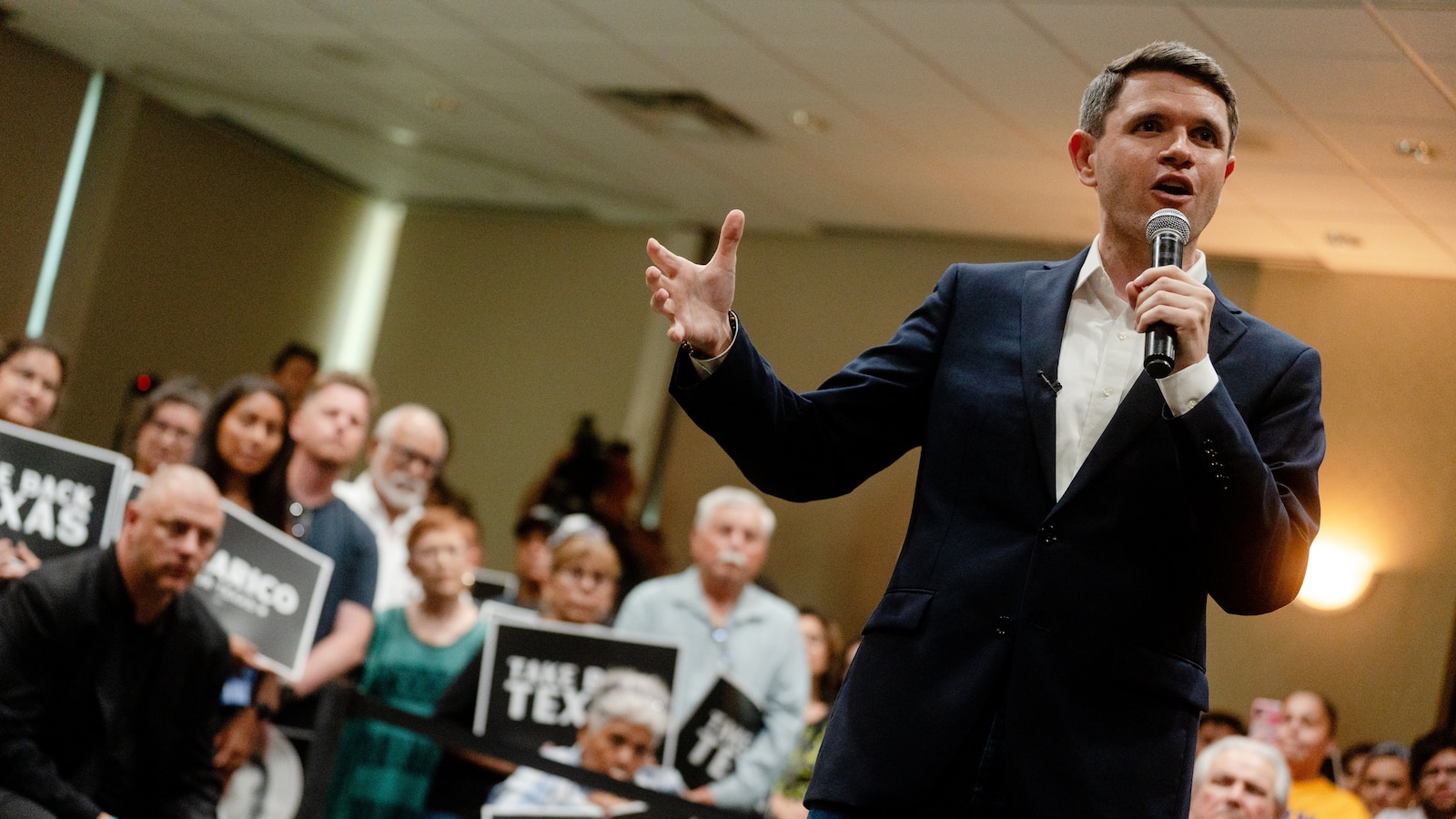 Talarico trying to win back Hispanics along Texas border who swung to GOP