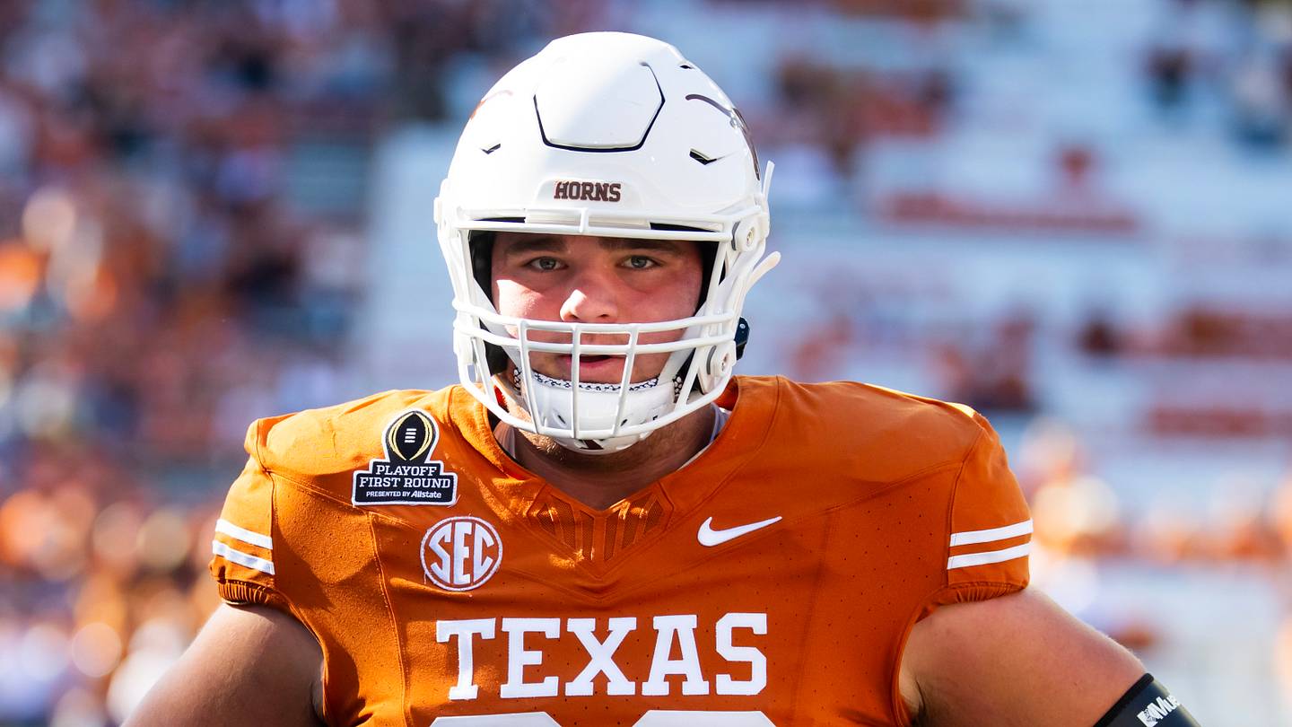 The Key Difference For Texas In Fall Camp That is Pushing The Offensive Line