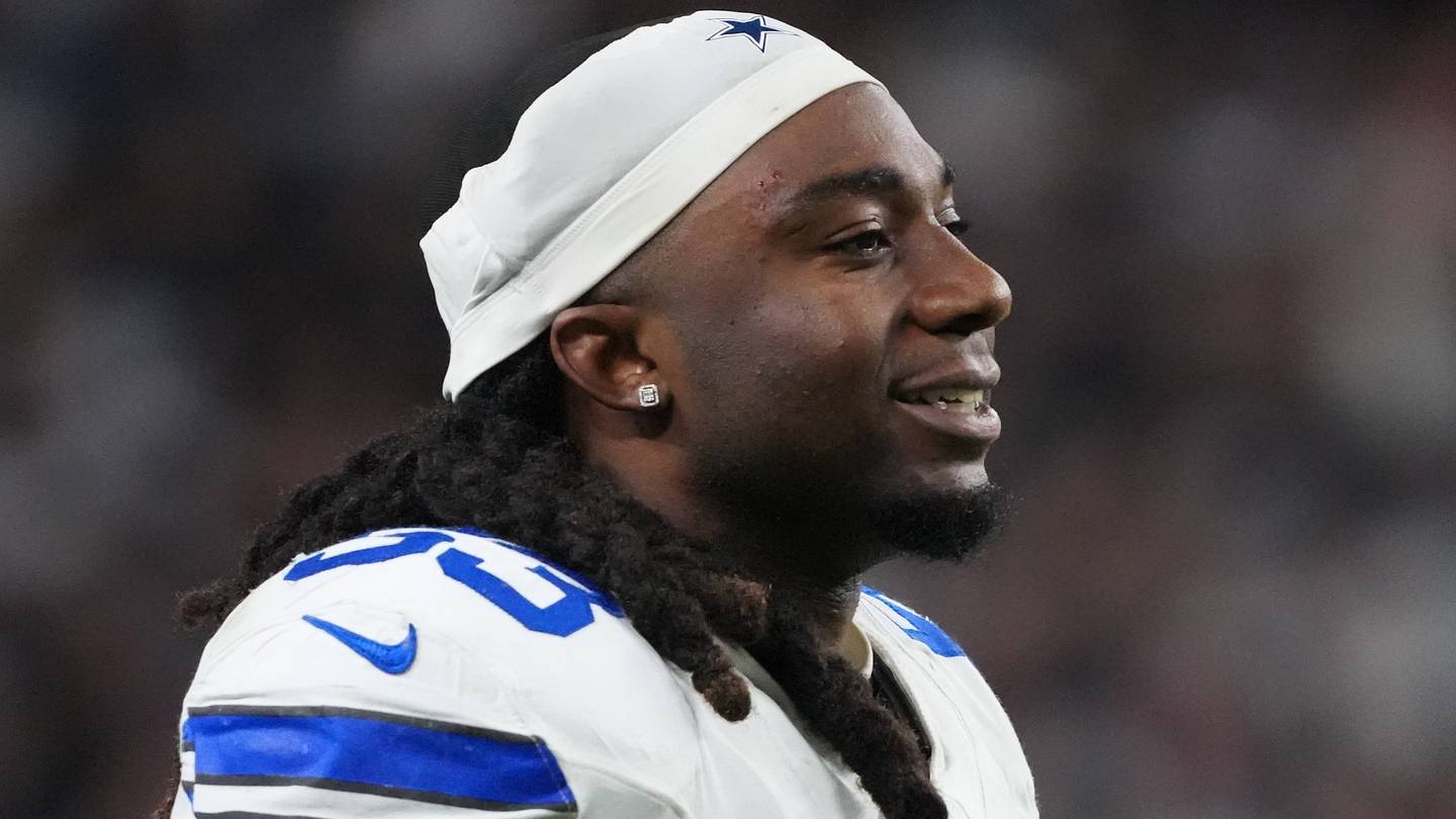 Dallas Cowboys defensive end James Houston