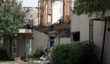 Volunteers aid Fort Worth residents after apartment fire