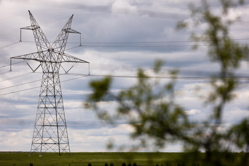 Texas must rethink massive transmission lines, lawmakers say