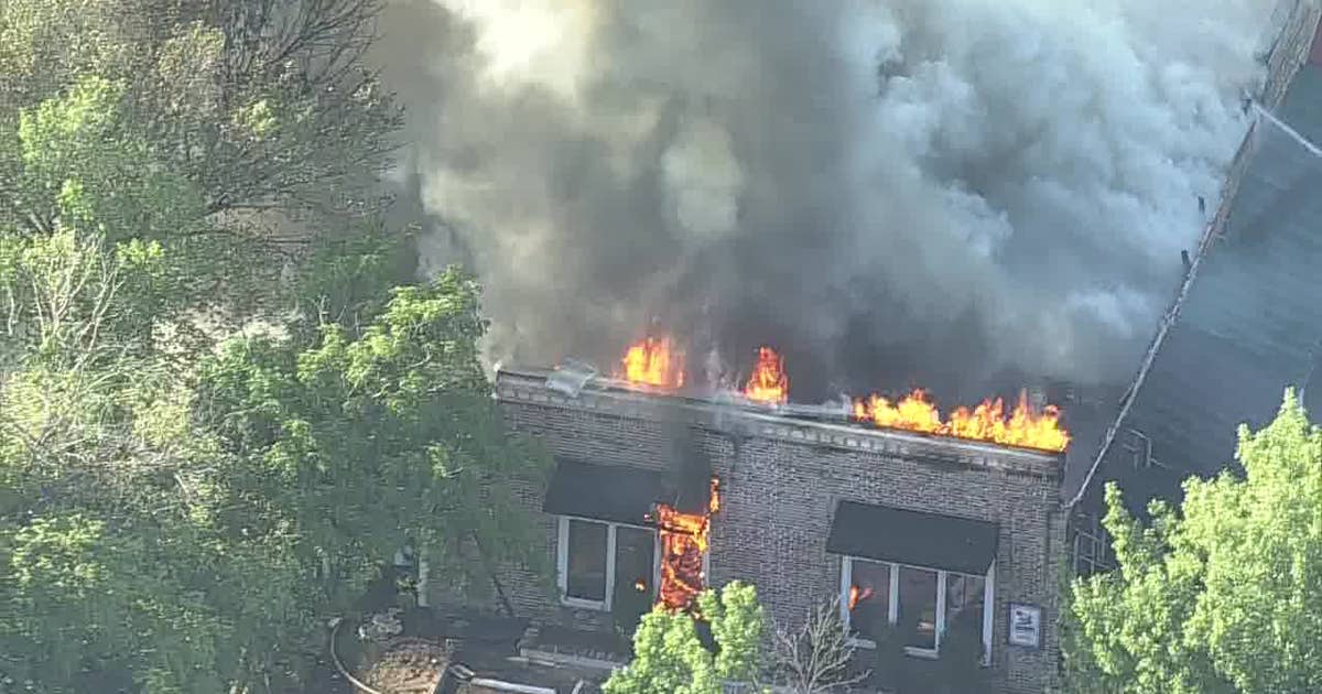 Large fire breaks out at Arlington restaurant