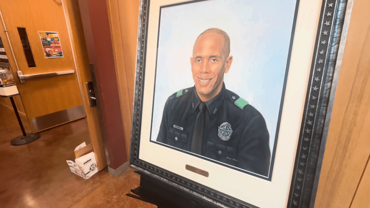 Dallas police honor fallen officer Darron Burks with portrait – NBC 5 Dallas-Fort Worth