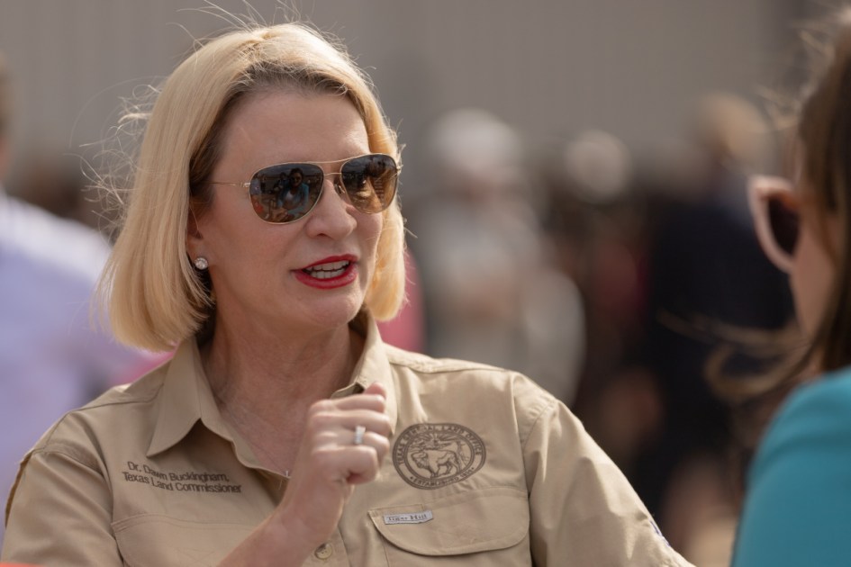 Texas commissioner orders feds to stop clearing border tract