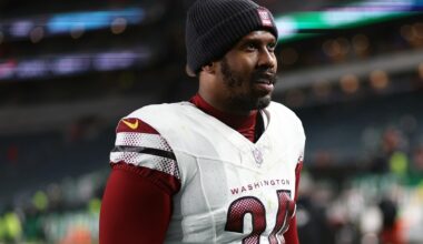 Von Miller is set to join his hometown Dallas Cowboys after agreeing to 1-year deal