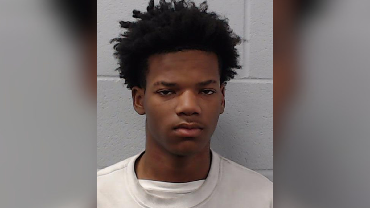 Texas teen wanted in fatal stabbing of man at South Station
