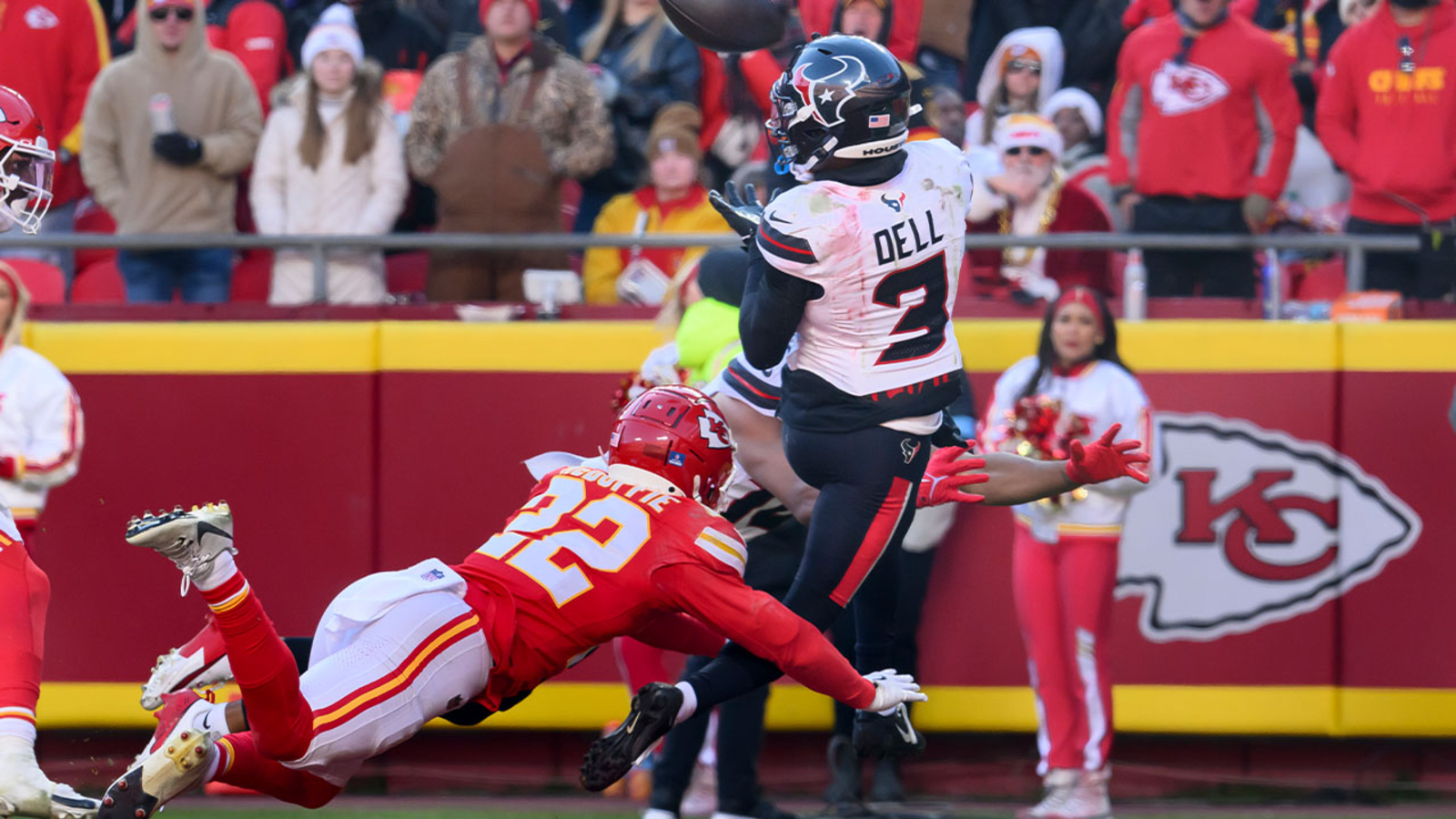 Texans WR Tank Dell returns to practice after missing season