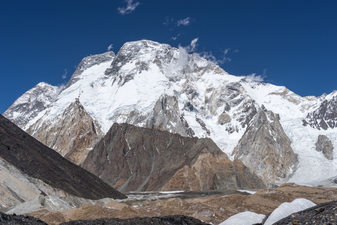 Famous Mountaineer Dead After Pakistan Avalanche