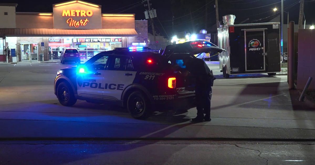 2 men shot while eating ice cream in northwest Houston, police say