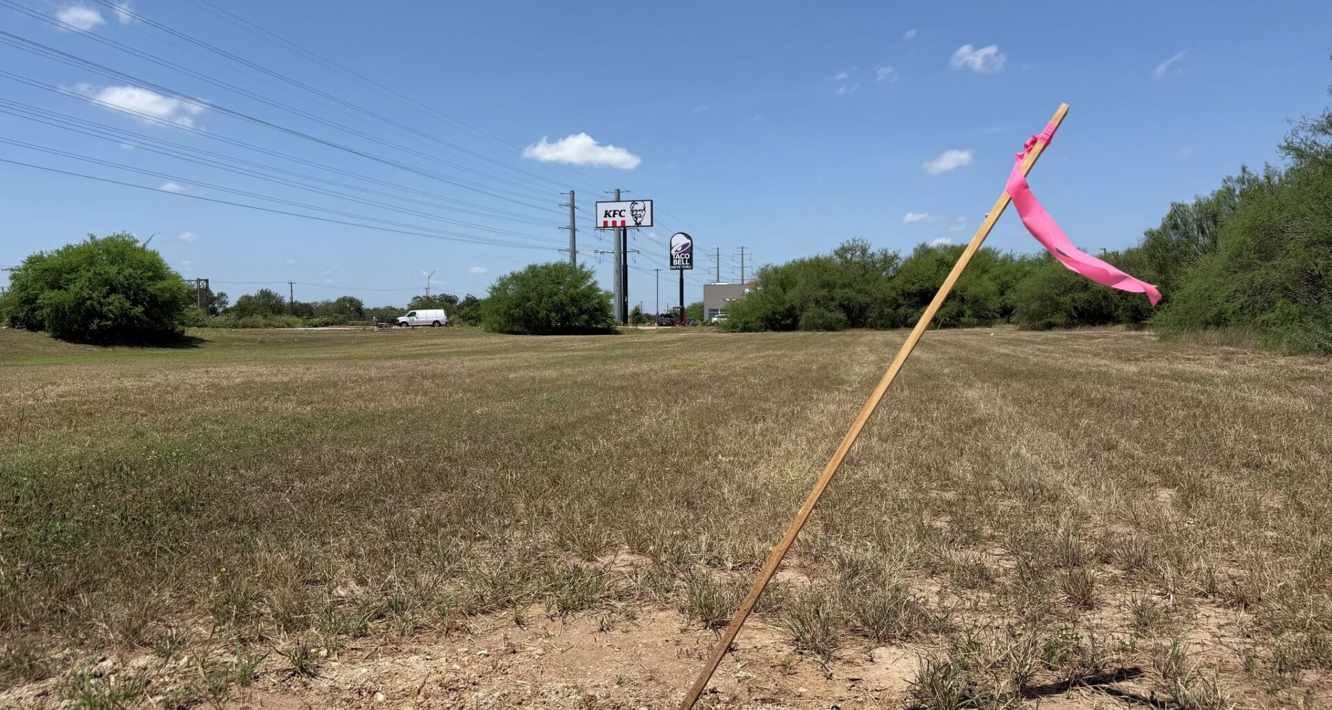 H-E-B’s Southside San Antonio lot shows new activity
