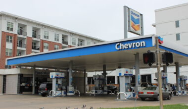 Exxon, Chevron cash in billions while Texans feel gas pain