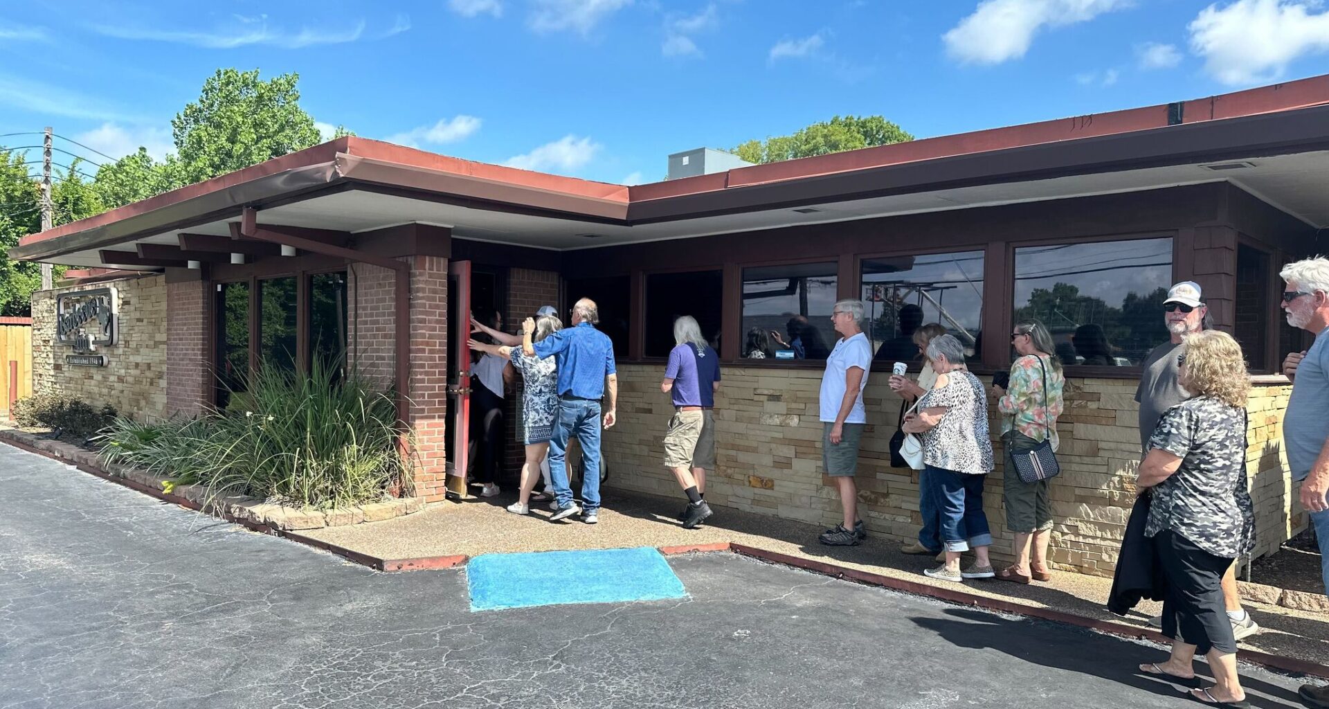 Closing of 80-year-old Houston restaurant stings hard
