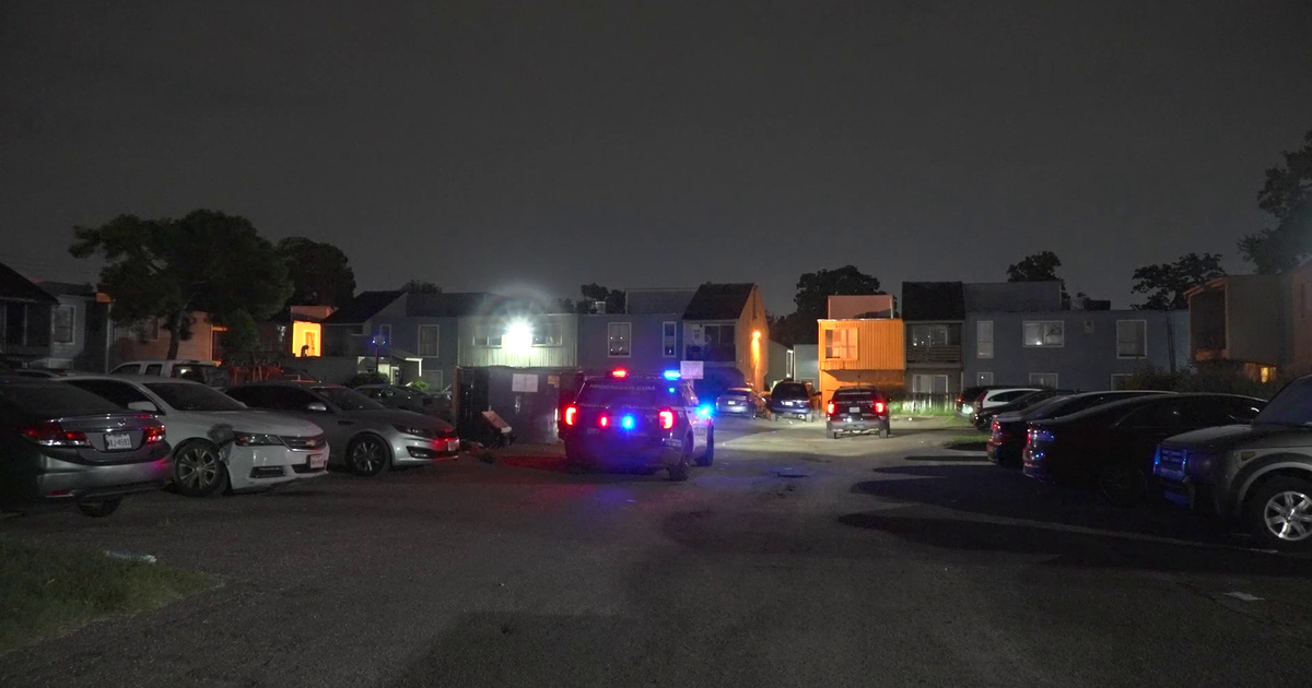 Man found shot multiple times outside NW Houston apartment complex