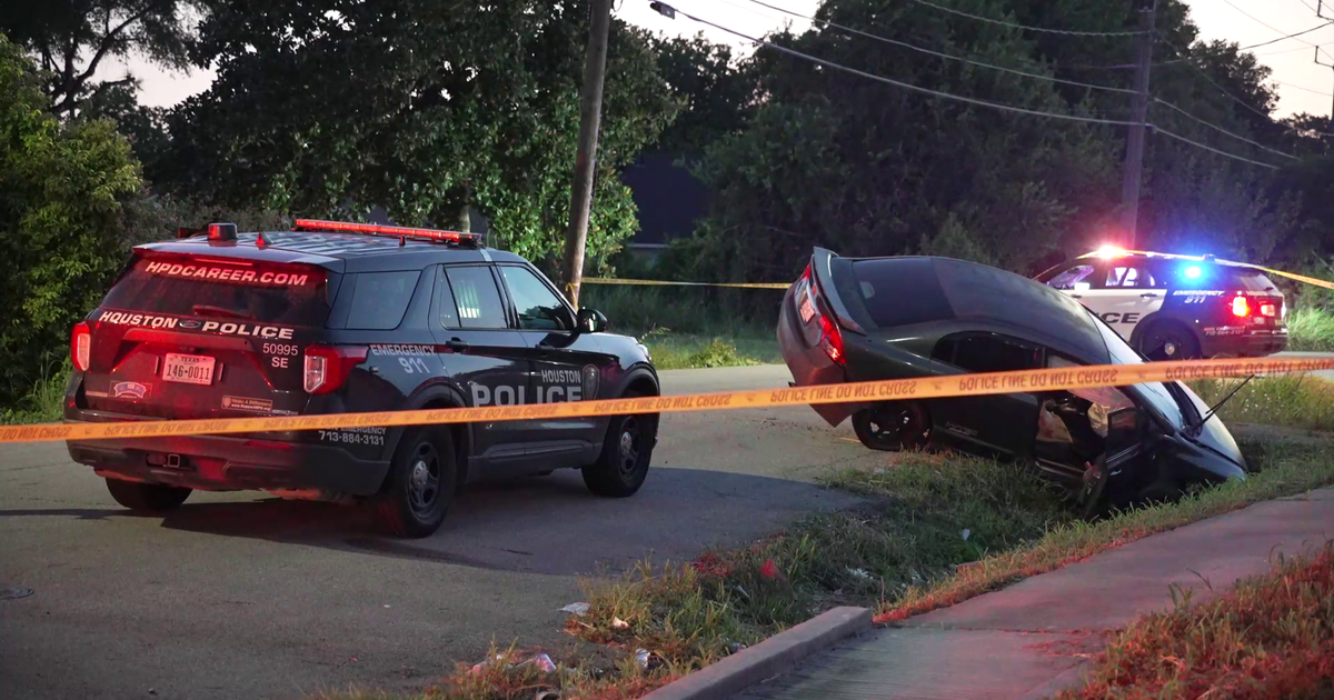 Houston shooting: 4 suspects sought following shooting in Houston's south side
