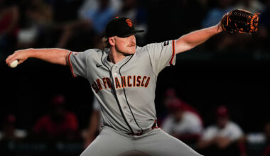 Giants use stellar work from Logan Webb, Jung Hoo Lee to beat Texas