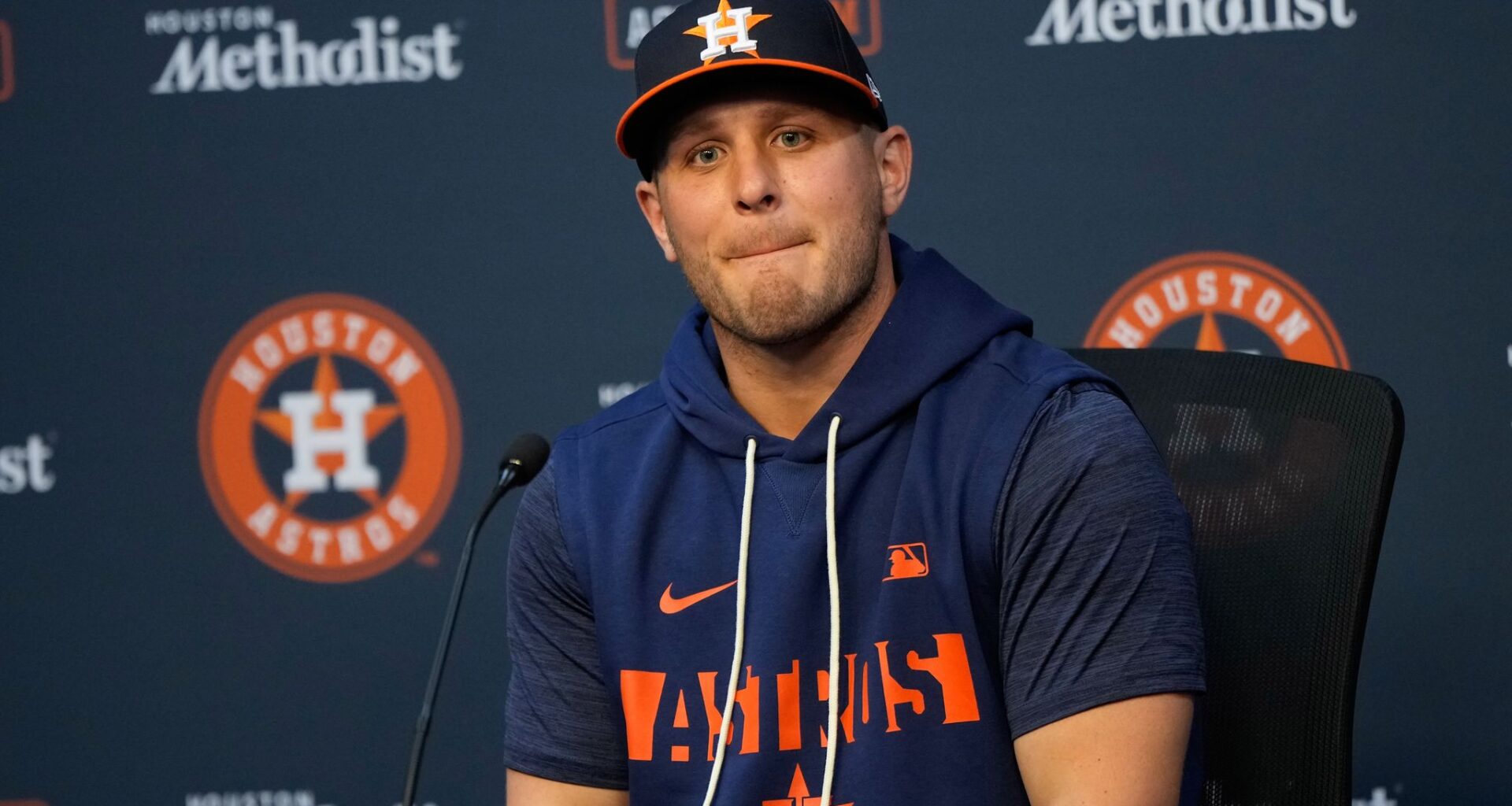 Houston Astros acquire Daulton Varsho in trade with Blue Jays