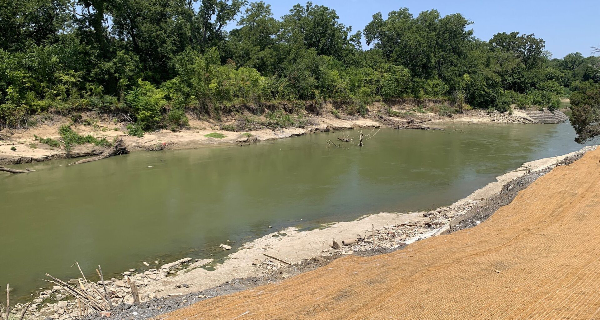 Wilonsky: Dallas cleared a Trinity River illegal dump. A mess remains
