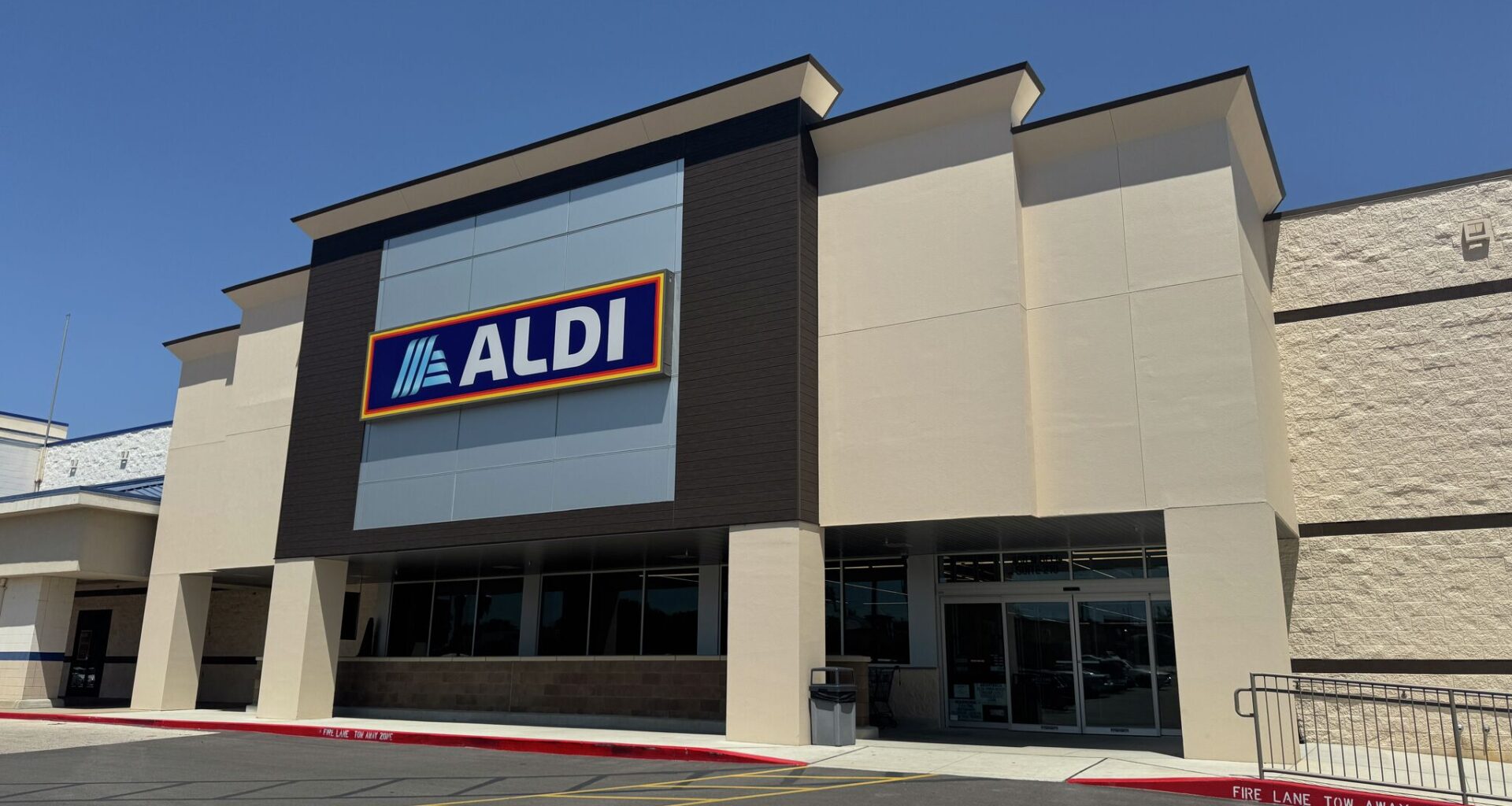 Aldi vs. H-E-B: Which grocery store saves you more?