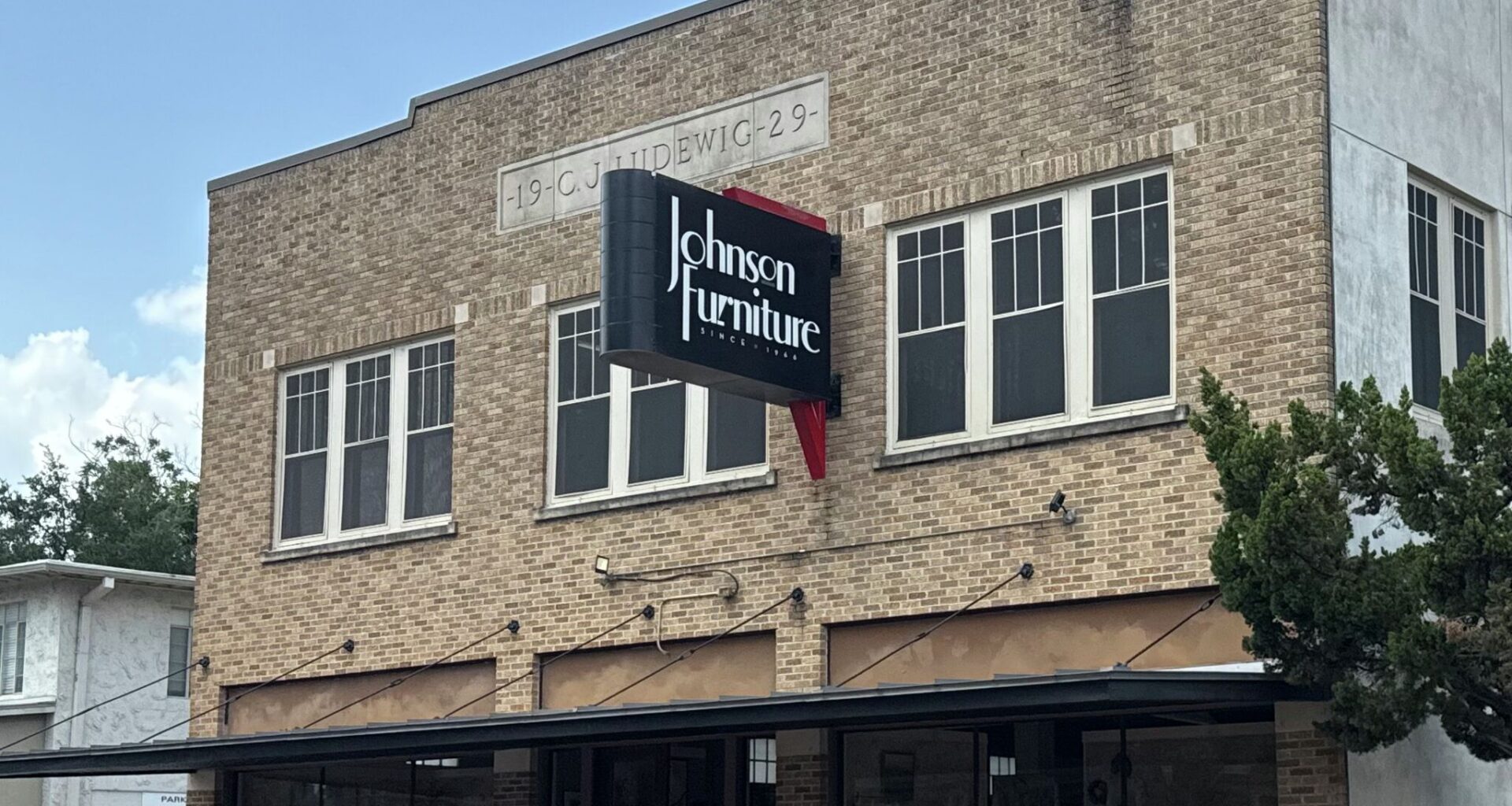 Longtime New Braunfels furniture store announces permanent closure