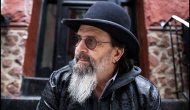 Texas legend Steve Earle brings decades of songs, stories to D-FW show