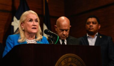 Sylvia Garcia 'disagrees' with Whitmire over HPD's approach to ICE