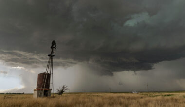 NWS: Hail, damaging winds threaten Texas towns amid cold front
