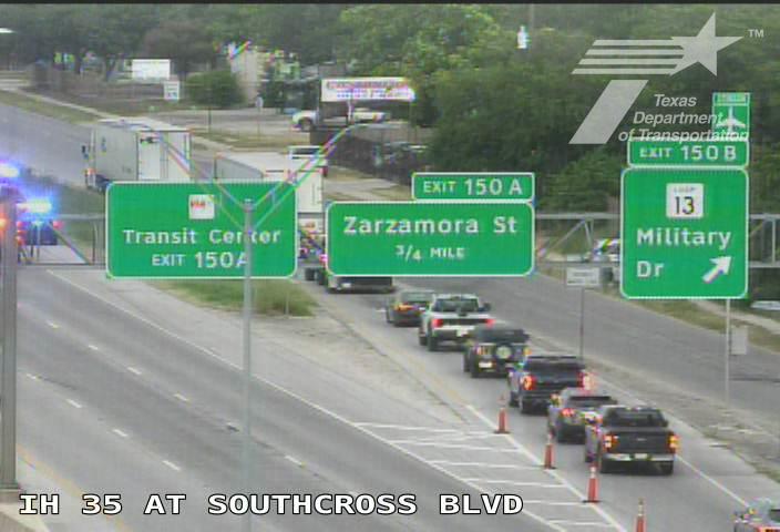 Major 18-wheeler crash shuts down part of I-35 in San Antonio