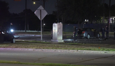 Driver killed in collision after running red lights in SE Houston, police say
