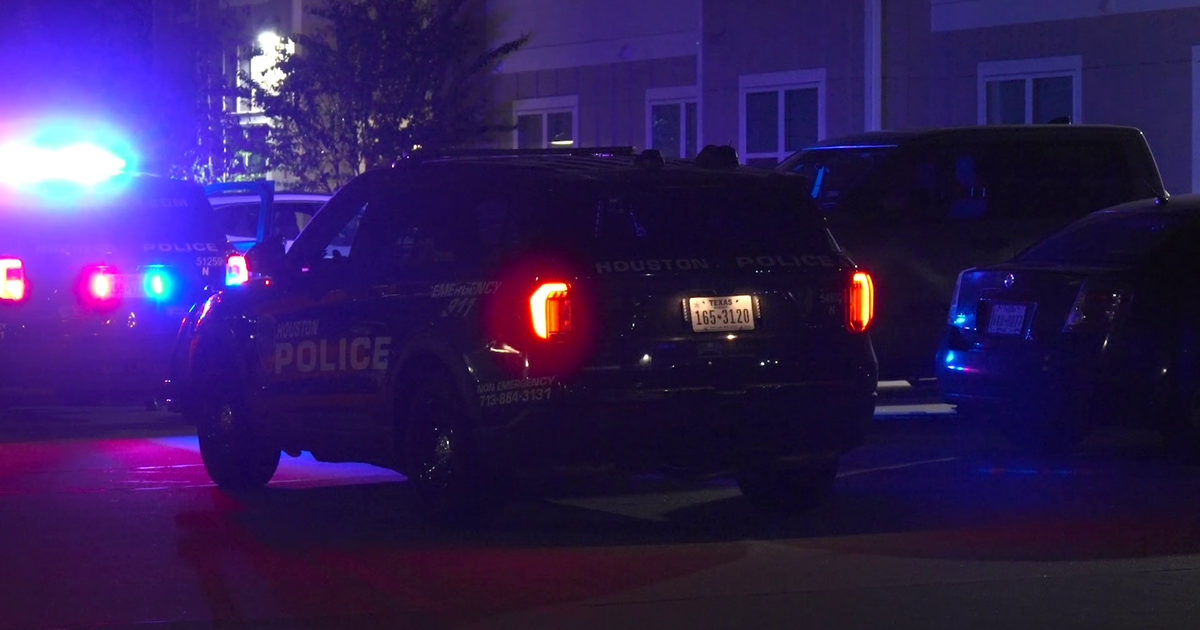 Man dies after accidental shooting during family dispute, Houston police says