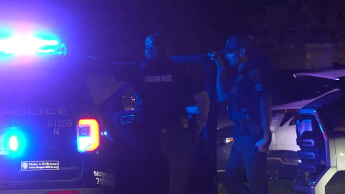 Man dies after shooting during argument with sister at northwest Houston home
