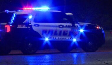 Dallas police search for gunman after woman shot in Pleasant Grove