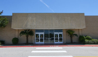 Discount retailers are moving into former Bed Bath & Beyond, Big Lots