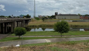 Report of body found in Brays Bayou prompts Houston police response