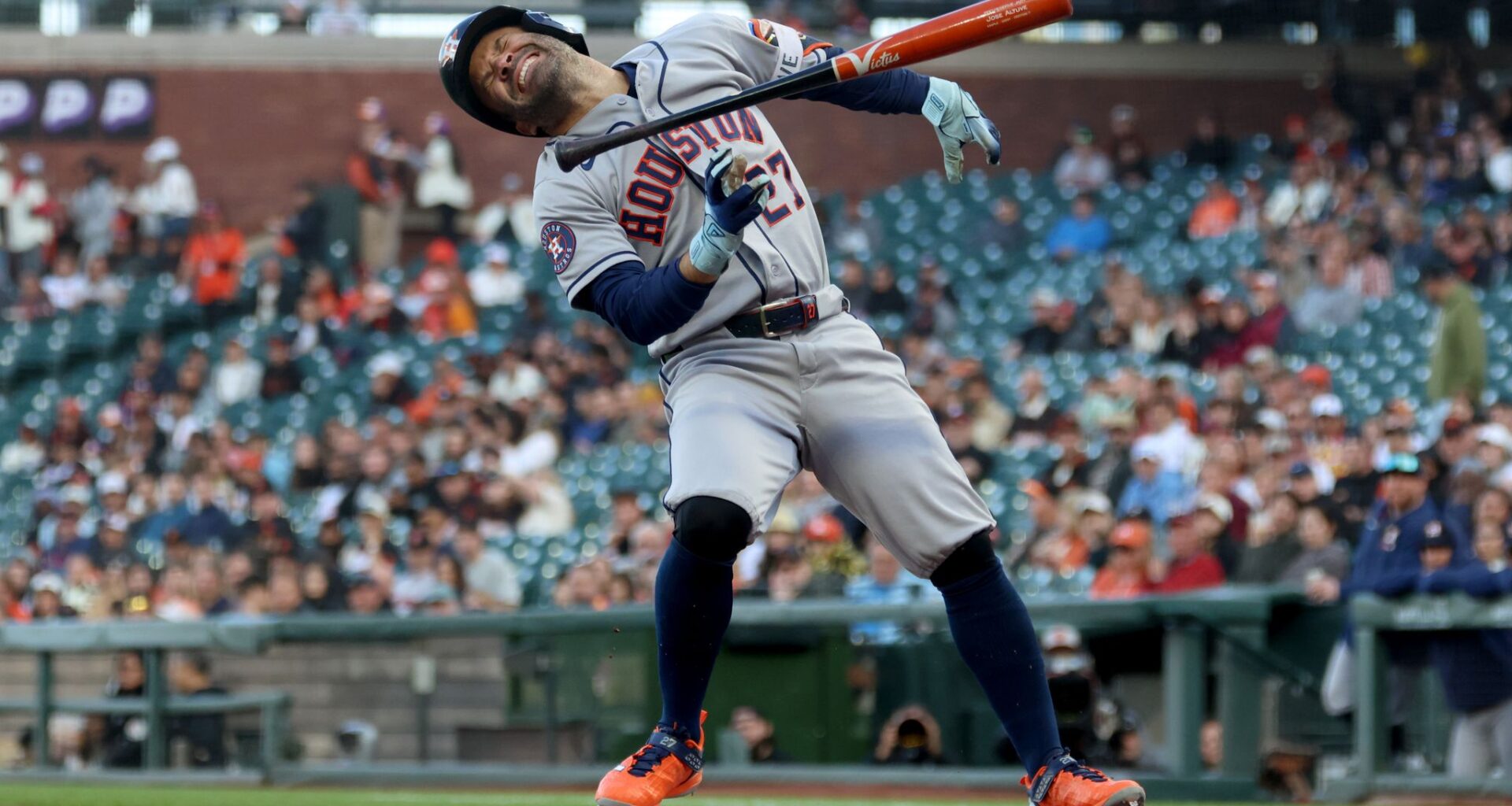 Rookies Bryce Eldridge and Carson Whisenhunt lead the Giants past the Astros, 4-1