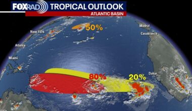 Houston weather: Wednesday isolated rain chances; tropical wave in Atlantic
