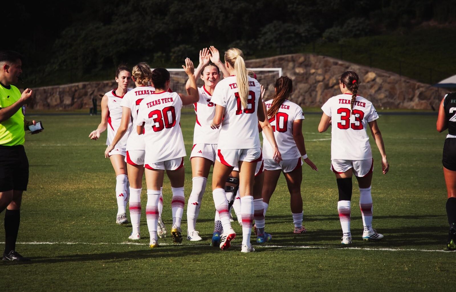 No. 23/19 Texas Tech downs Hawaii 1-0