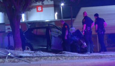 2 hospitalized in critical condition after single-vehicle crash on Northeast Side, SAPD says